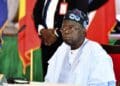 Nigeria : Bola Tinubu tombe lors d'une cérémonie officielle (vidéo)