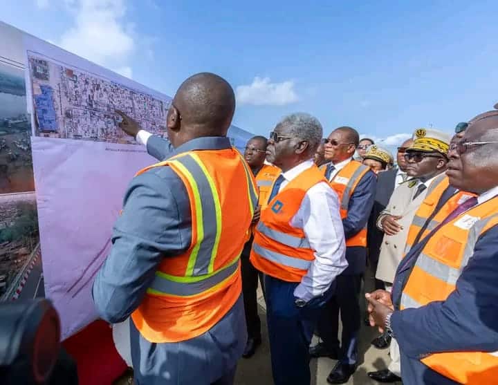 Construction du 4e pont d’Abidjan : le Premier ministre Robert Beugré Mambé lance la fin des travaux